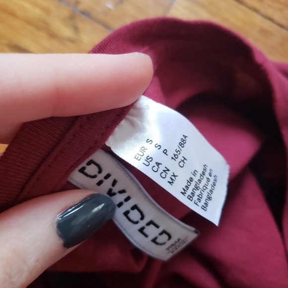 H&M basics long maroon tshirt - Picture 3 of 3